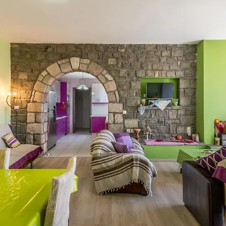 Vakantiehuis Stone House Yiota