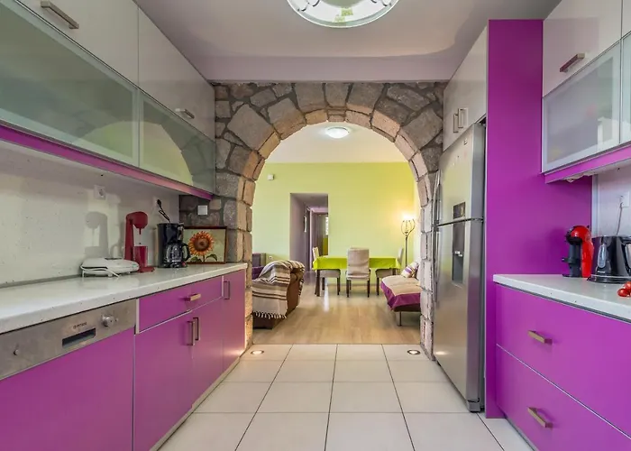 Semesterbostad Stone House Yiota *